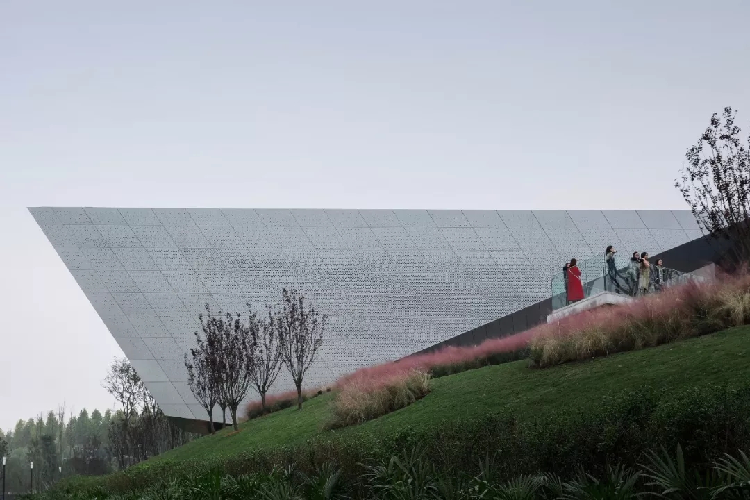 走廊挑臺看建筑 by蘇圣亮，天華建筑設(shè)計